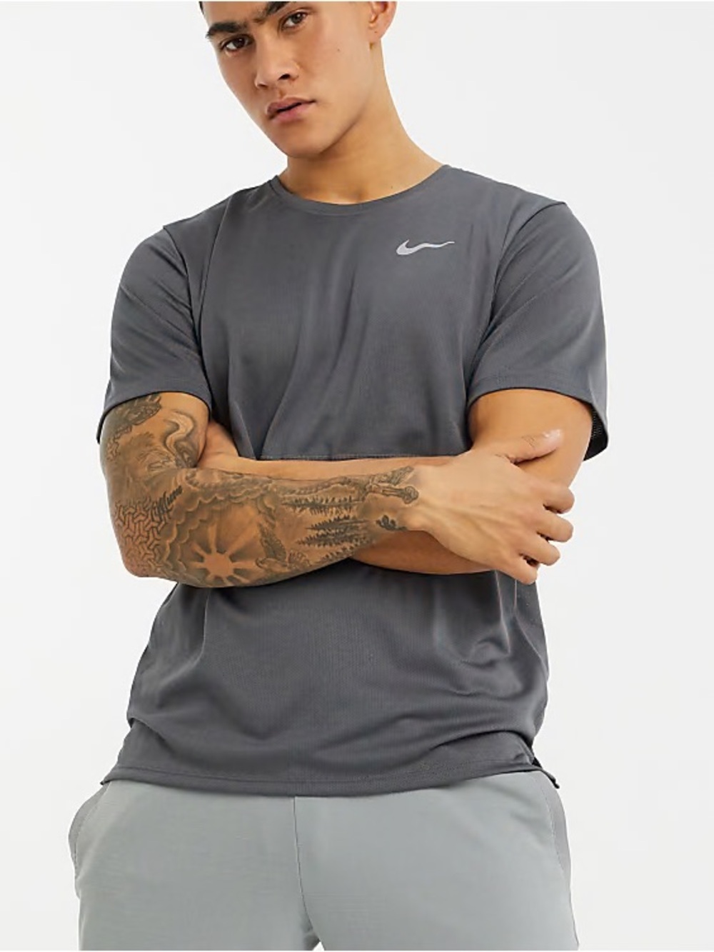 Nike Men’s Short Sleeve Performance Tee — Charcoal Gray